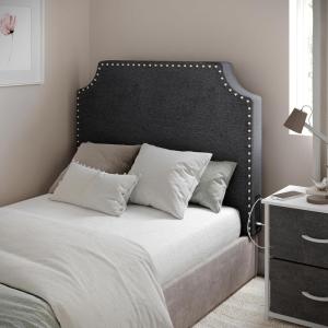Flash Furniture Adeline Twin Headboard with 2 Outlets, USB Port, USB Type-C Port, Contoured Headboard, Studded LeatherSoft Upholstery, Dual Hanging Options, White(Gray Linen)