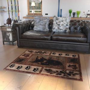 Flash Furniture Vassa Collection Nature Themed Olefin Area Rug – Mother Bear & Cubs – 2′ x 3′ – Jute Backing – Entryway, Living Room, Bedroom(4′ x 5′ (Rectangular))